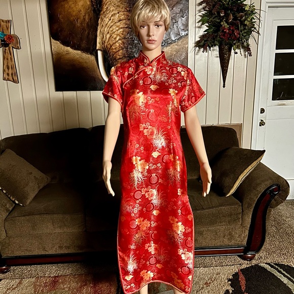 Kaiyu • Chinese Dress • X-Large • Red/ Gold • Floral Design - Picture 2 of 12